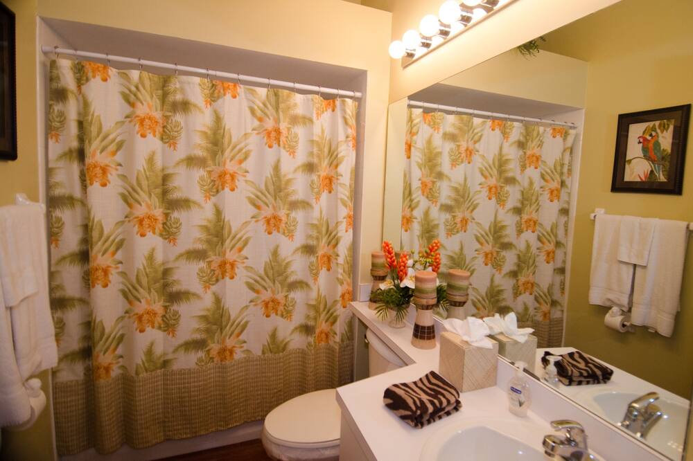Photo of Bathroom in Falcons Glen
