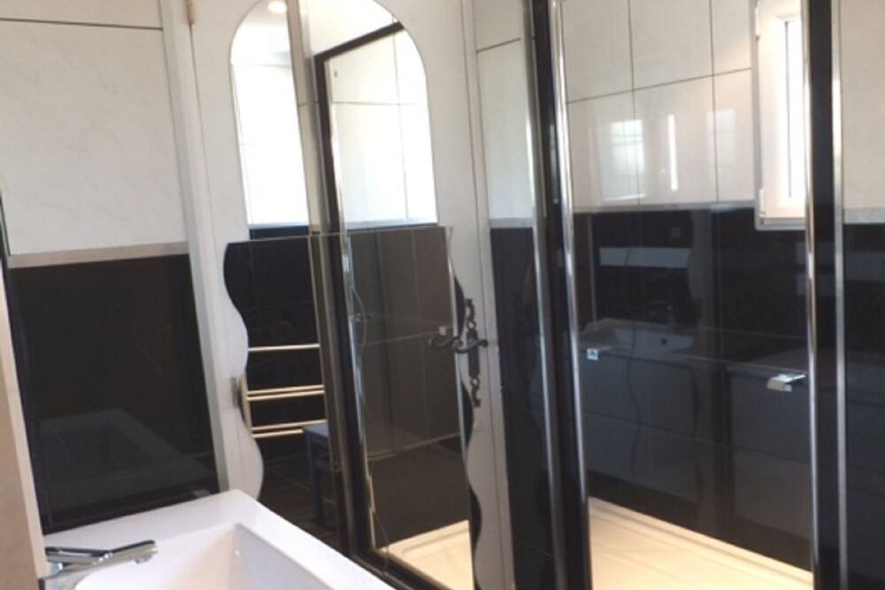 Photo of Bathroom in Brouilla