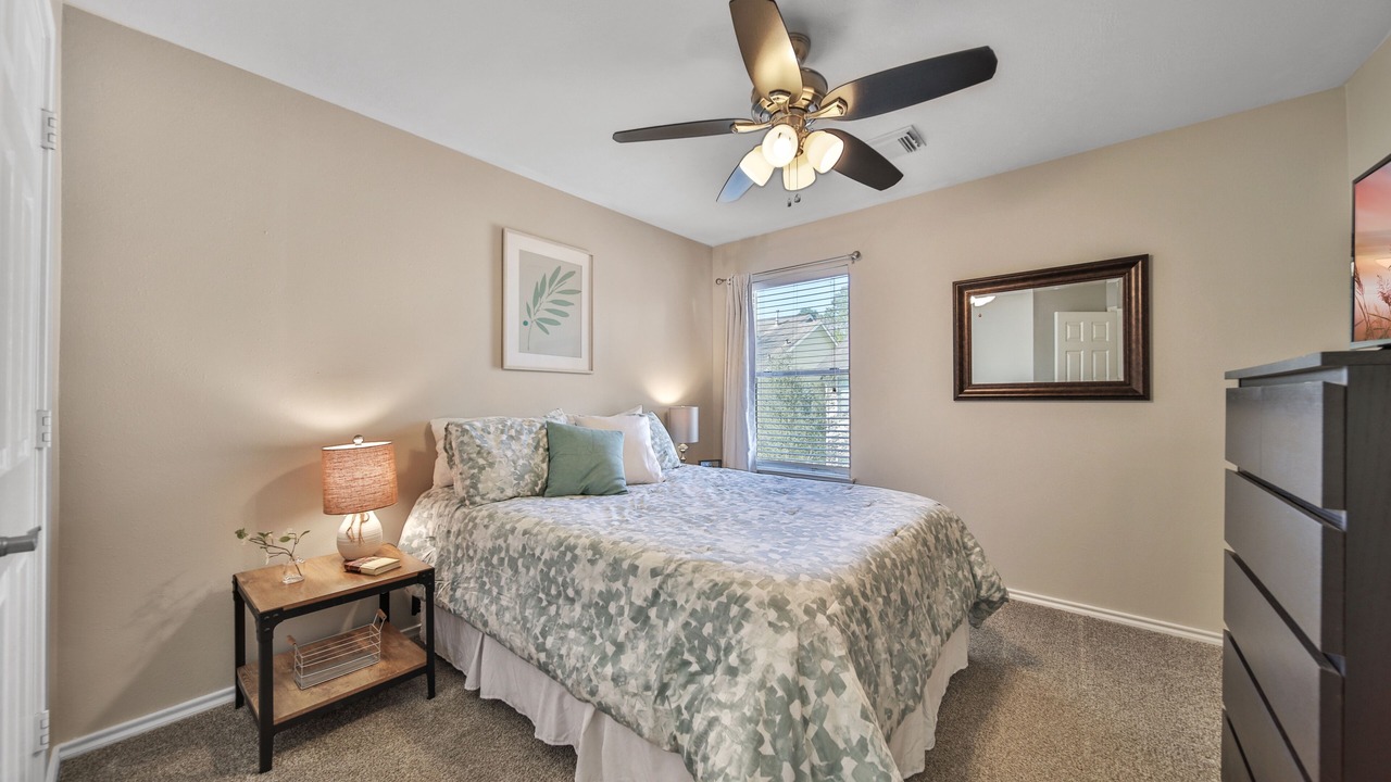 Photo of Bedroom in Alden Bridge