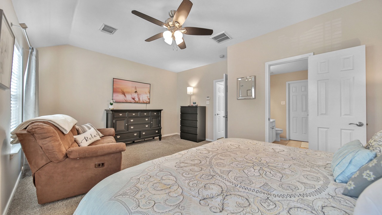 Photo of Bedroom in Alden Bridge