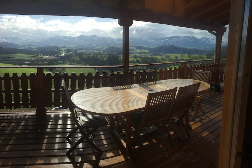 Photo of Patio Balcony in Saint-Jean-le-Vieux