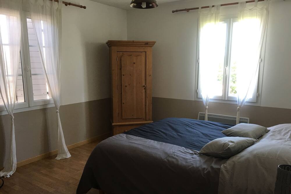 Photo of Bedroom in Lirac