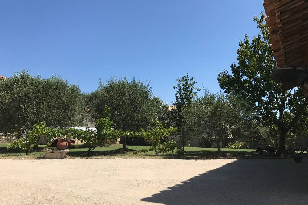Photo of Others in Lirac