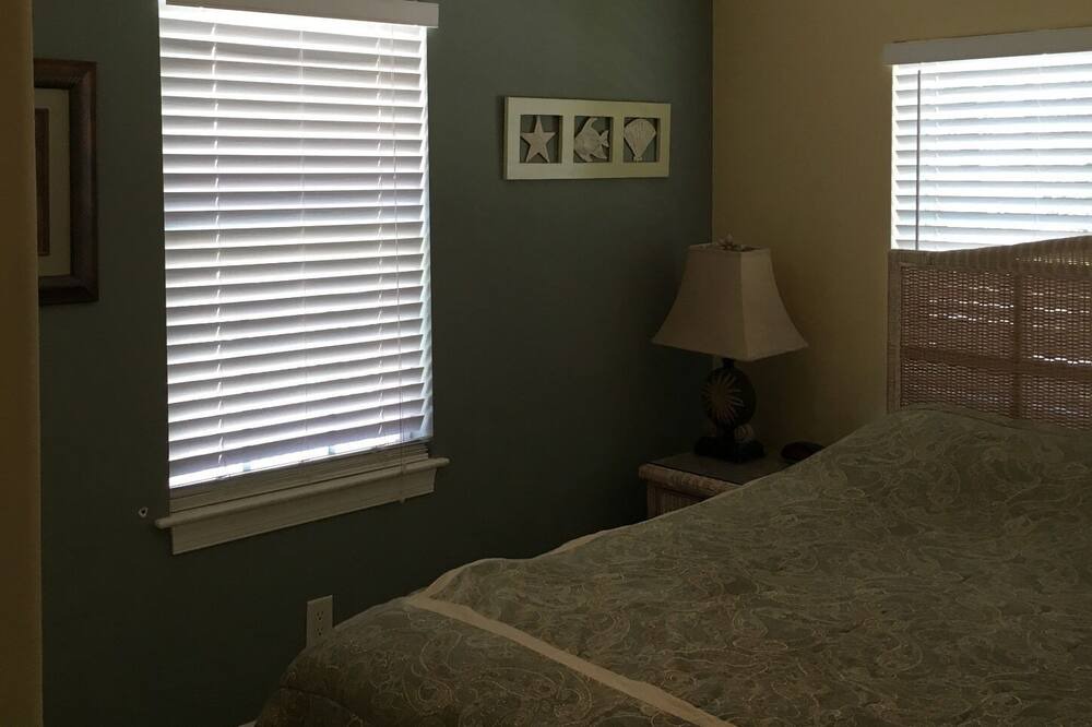 Photo of Bedroom in Sunset Beach
