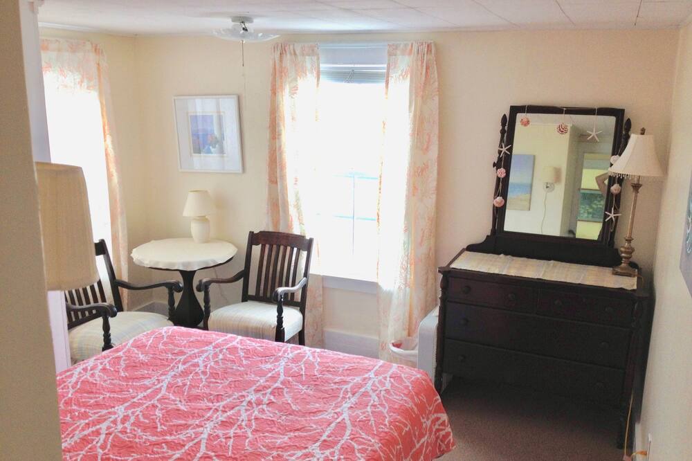 Photo of Bedroom in York Beach