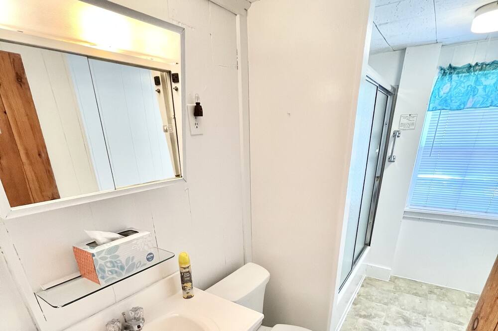 Photo of Bathroom in York Beach