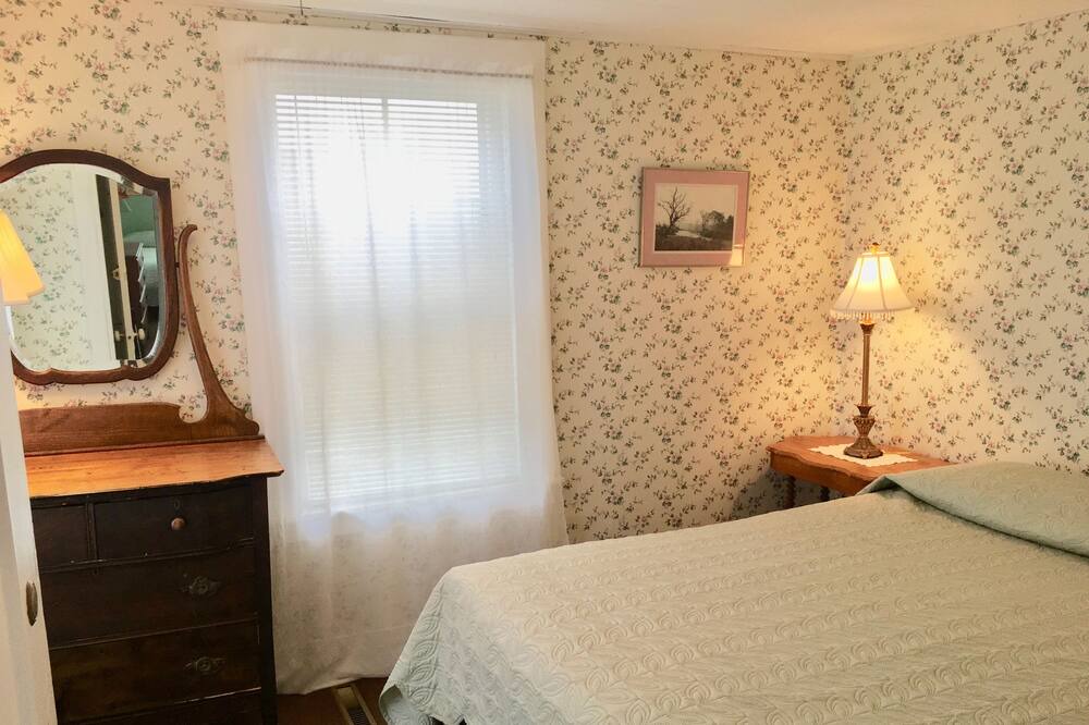 Photo of Bedroom in York Beach