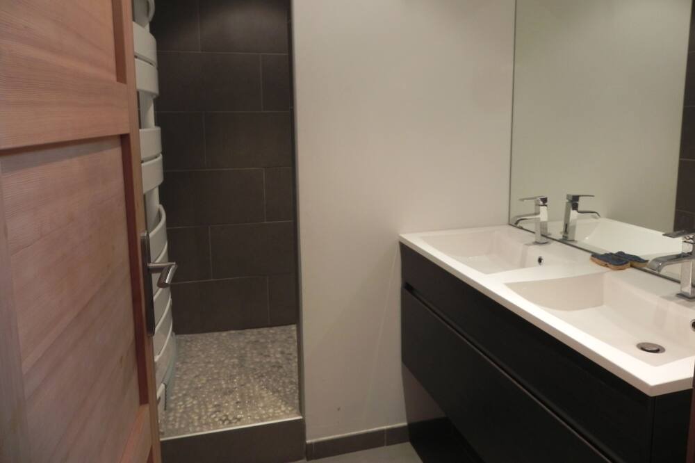 Photo of Bathroom in Les Vans
