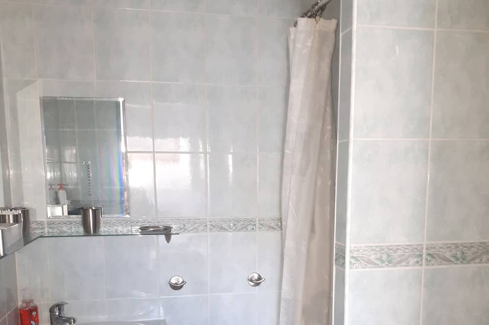 Photo of Bathroom in Venterol