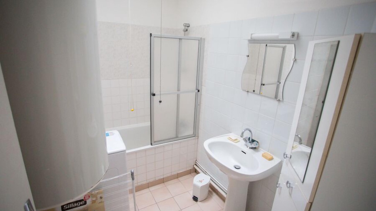 Photo of Others in Angrie