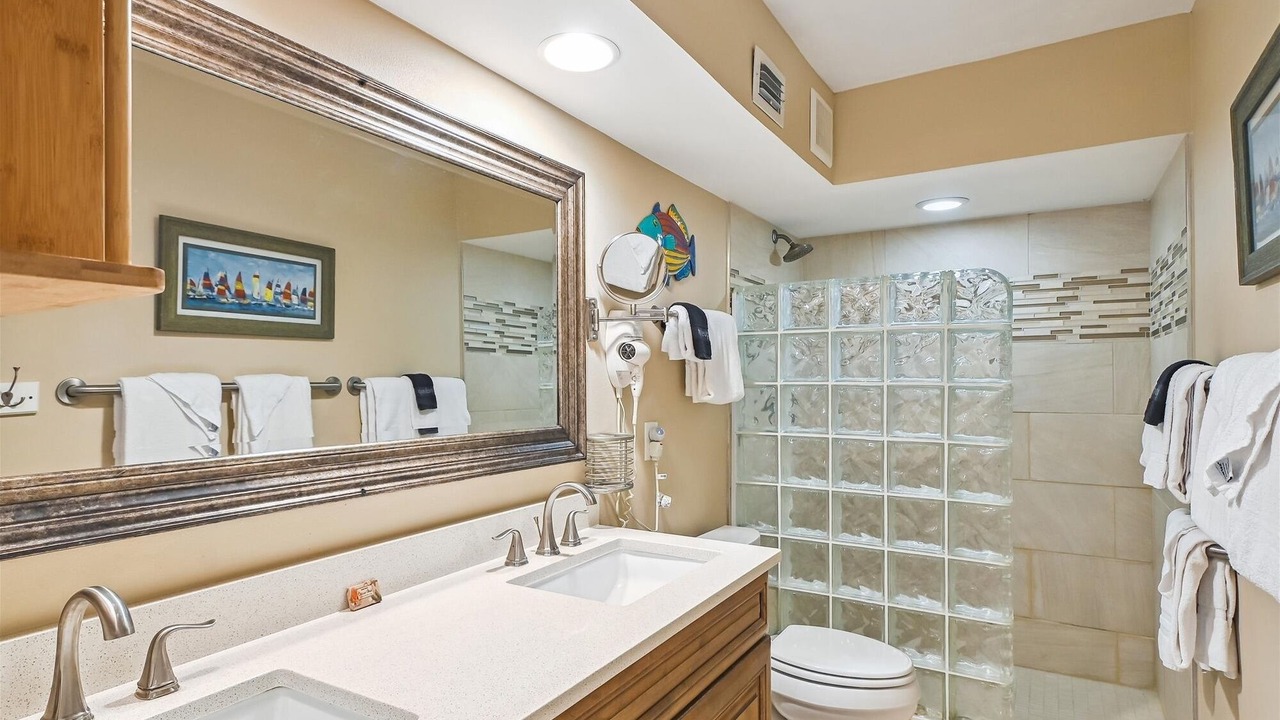 Photo of Others in Holiday Isle