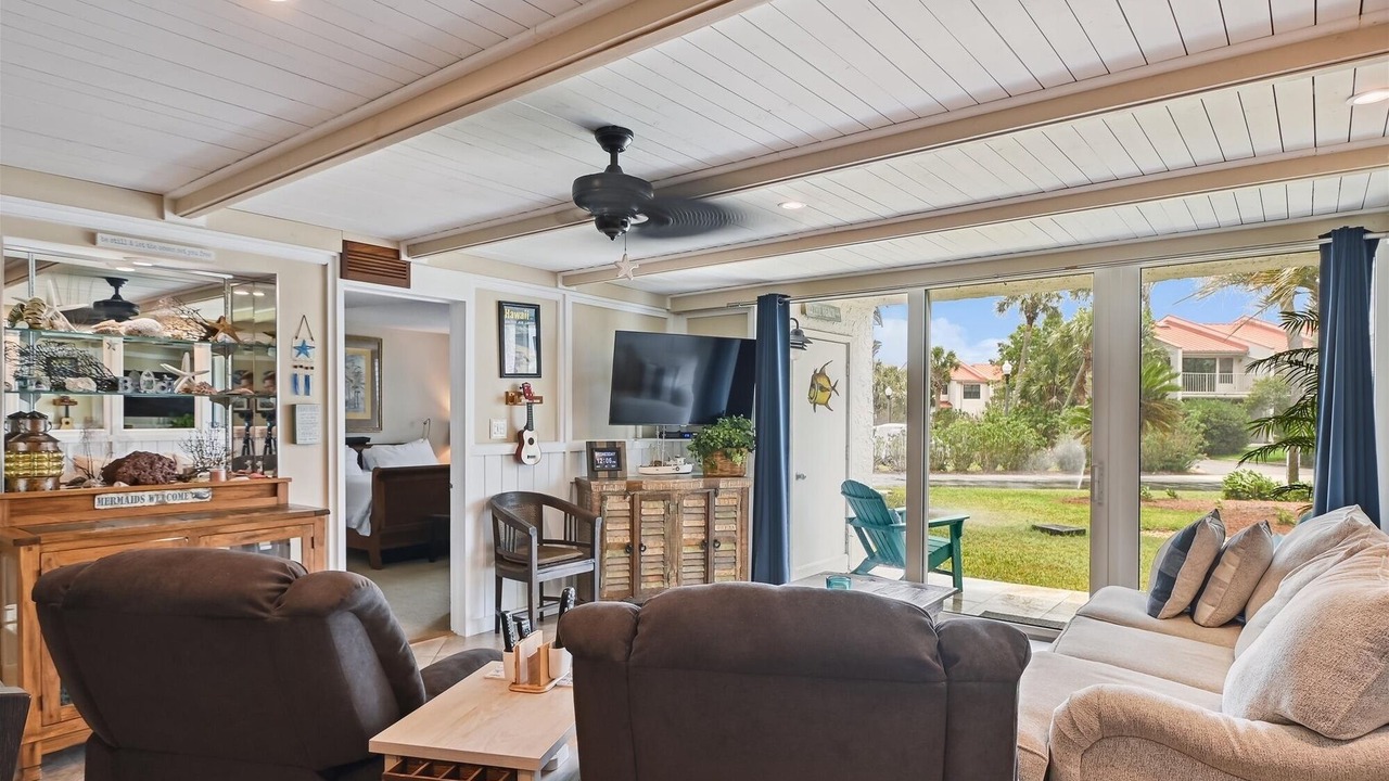 Photo of Others in Holiday Isle