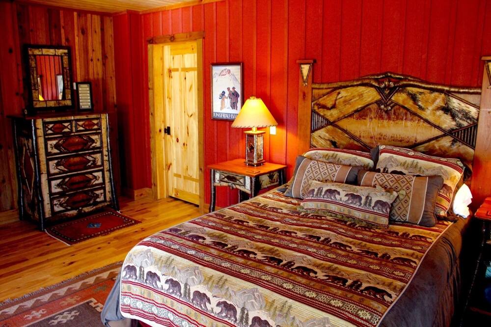 Photo of Bedroom in Long Lake