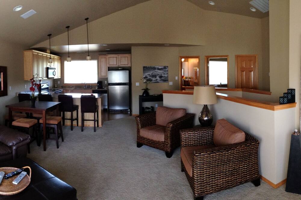 Photo of Bedroom in Wapato Point