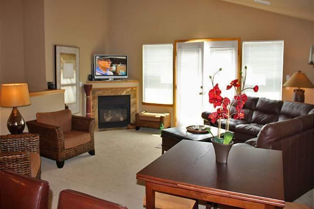 Photo of Patio Balcony in Wapato Point