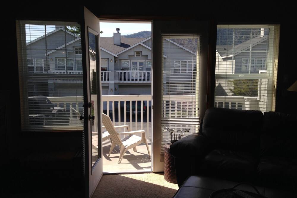 Photo of Patio Balcony in Wapato Point