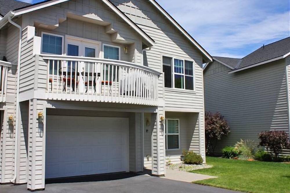 Photo of Others in Wapato Point