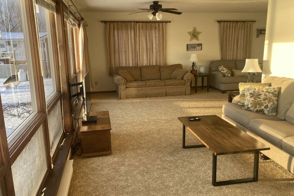 Photo of Livingroom in Honeoye