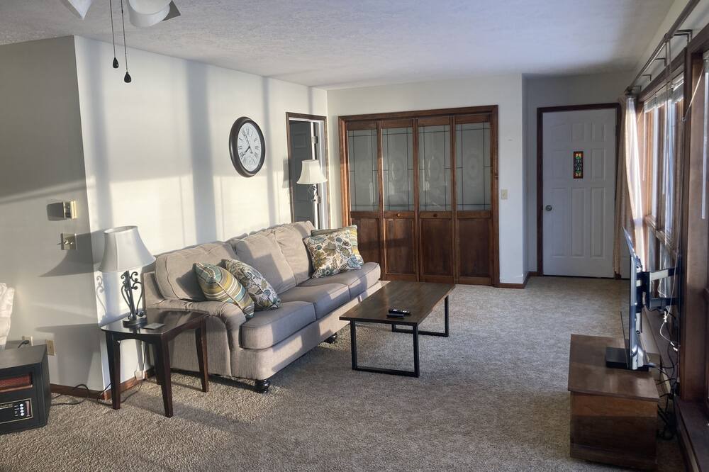 Photo of Livingroom in Honeoye