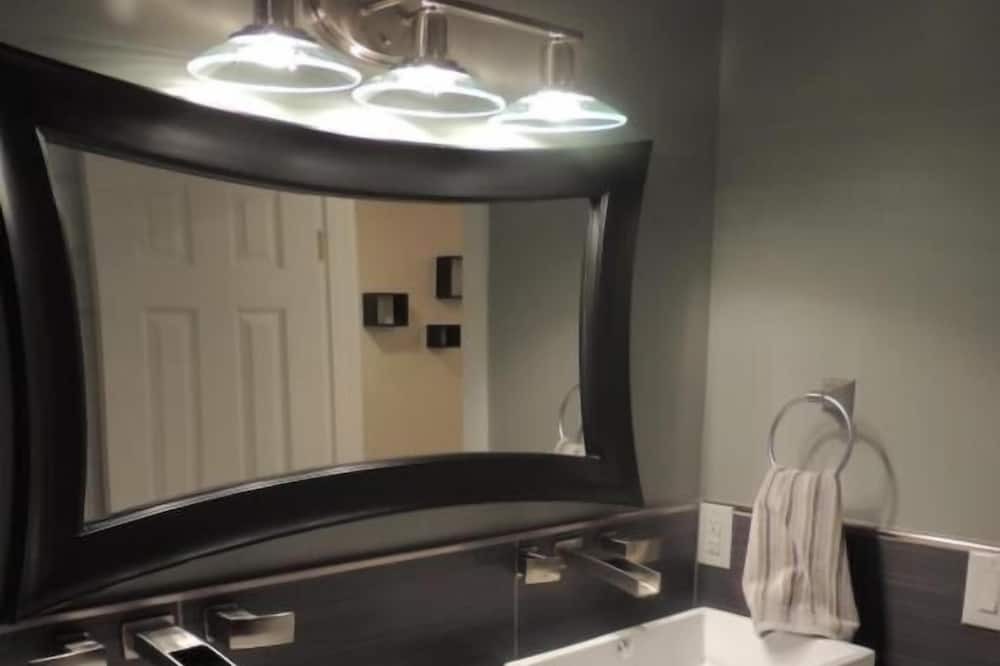 Photo of Bathroom in Onate