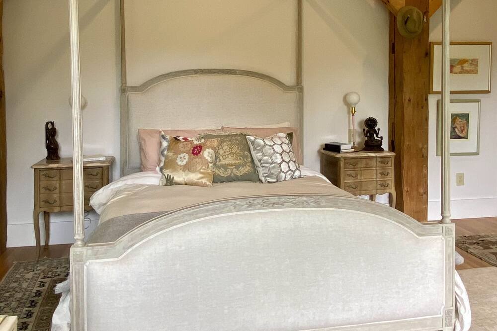 Photo of Bedroom in South Lee