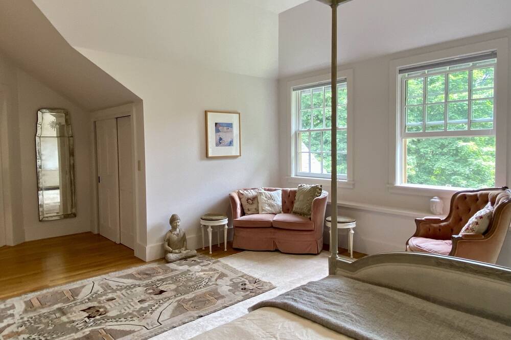 Photo of Bedroom in South Lee