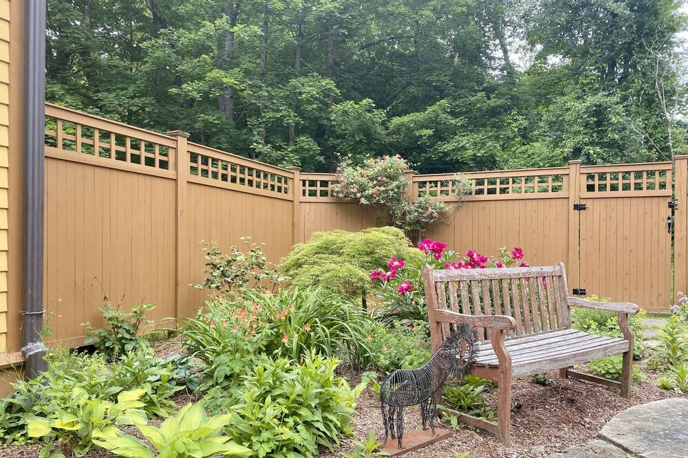 Photo of Others in South Lee