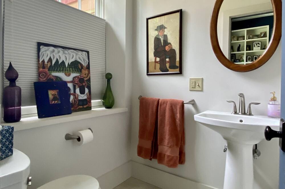 Photo of Bathroom in South Lee