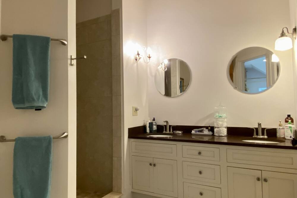 Photo of Bedroom in South Lee