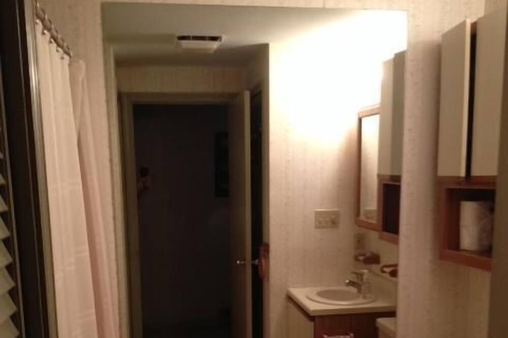 Photo of Bathroom in Freedom