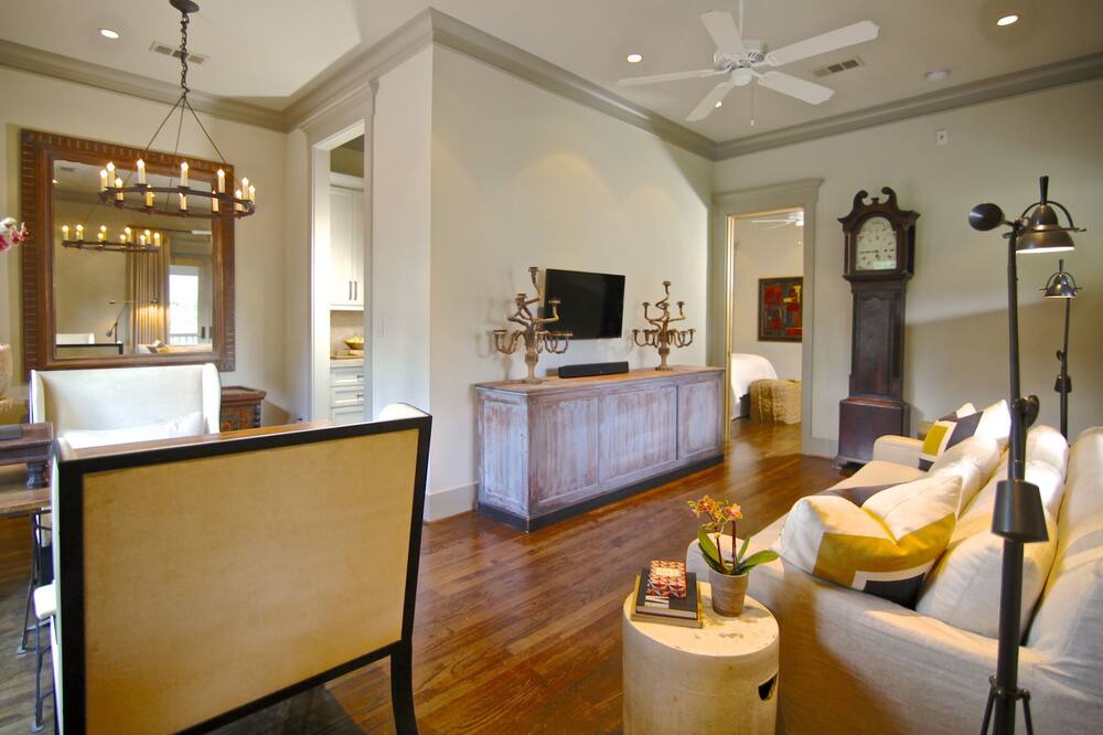 Photo of Livingroom in Houston Heights