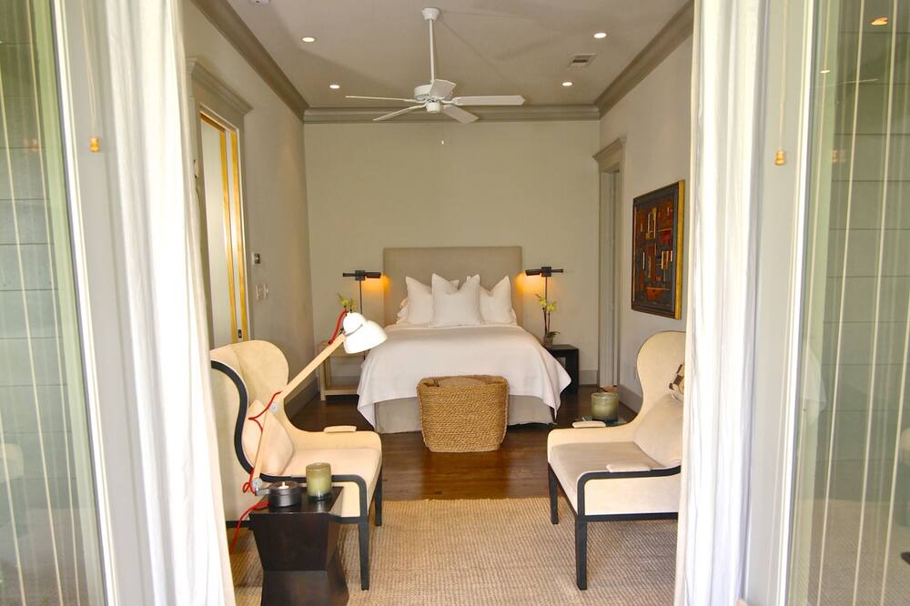 Photo of Bedroom in Houston Heights
