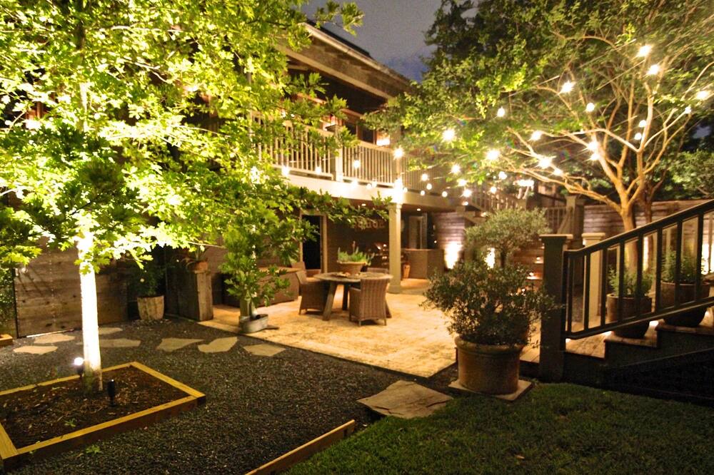 Photo of Outdoor in Houston Heights