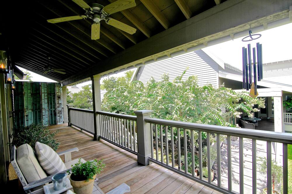 Photo of Patio Balcony in Houston Heights