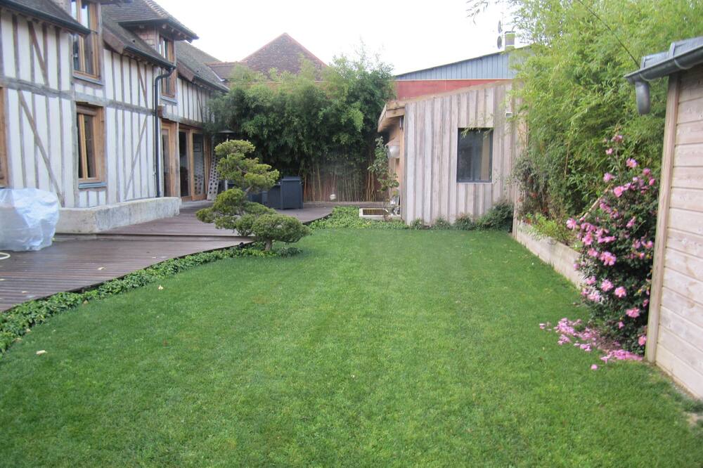 Photo of Outdoor in Lesmont