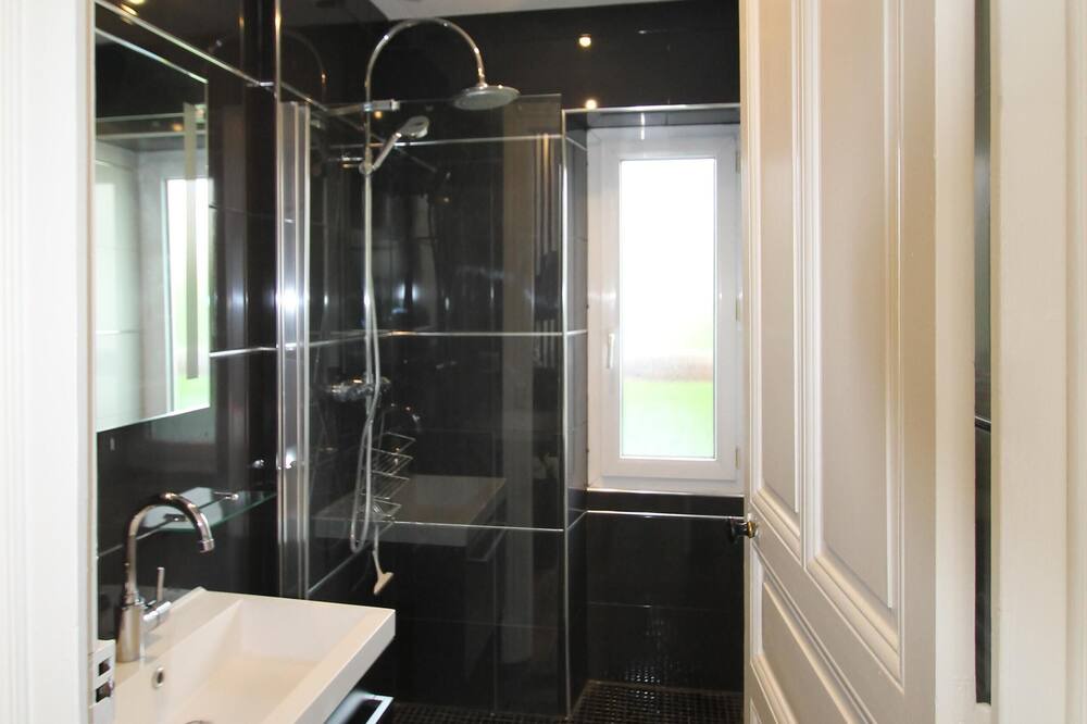 Photo of Bathroom in Madeleine - Saint-Leonard