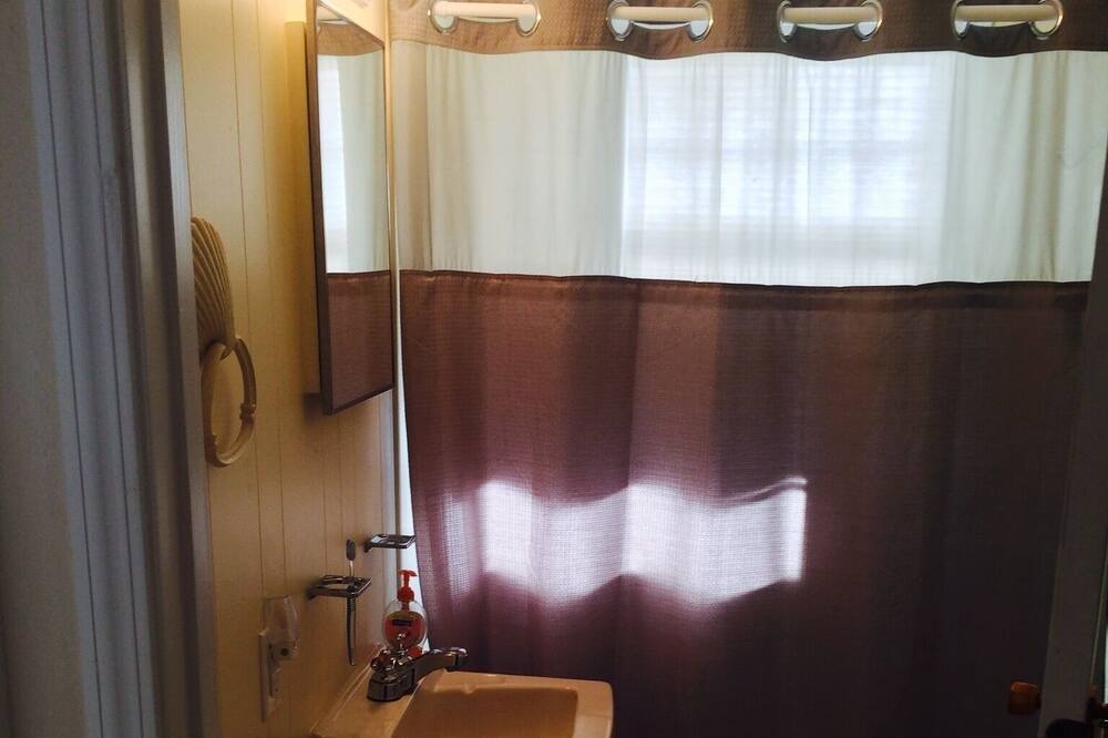 Photo of Bathroom in Langston