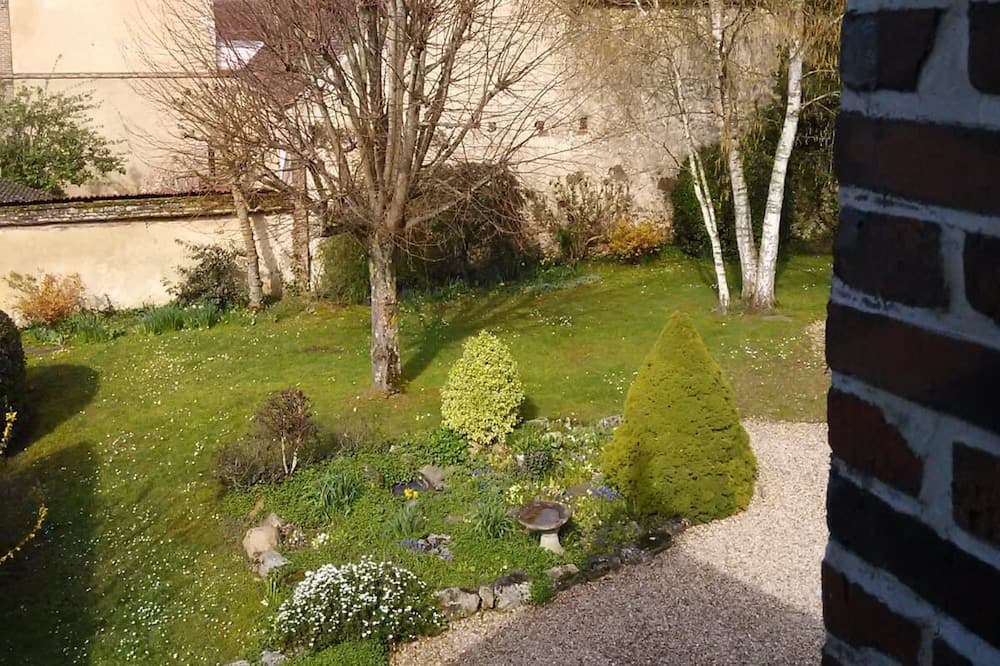 Photo of Outdoor in Voisines