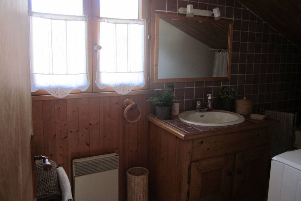Photo of Bathroom in Servoz