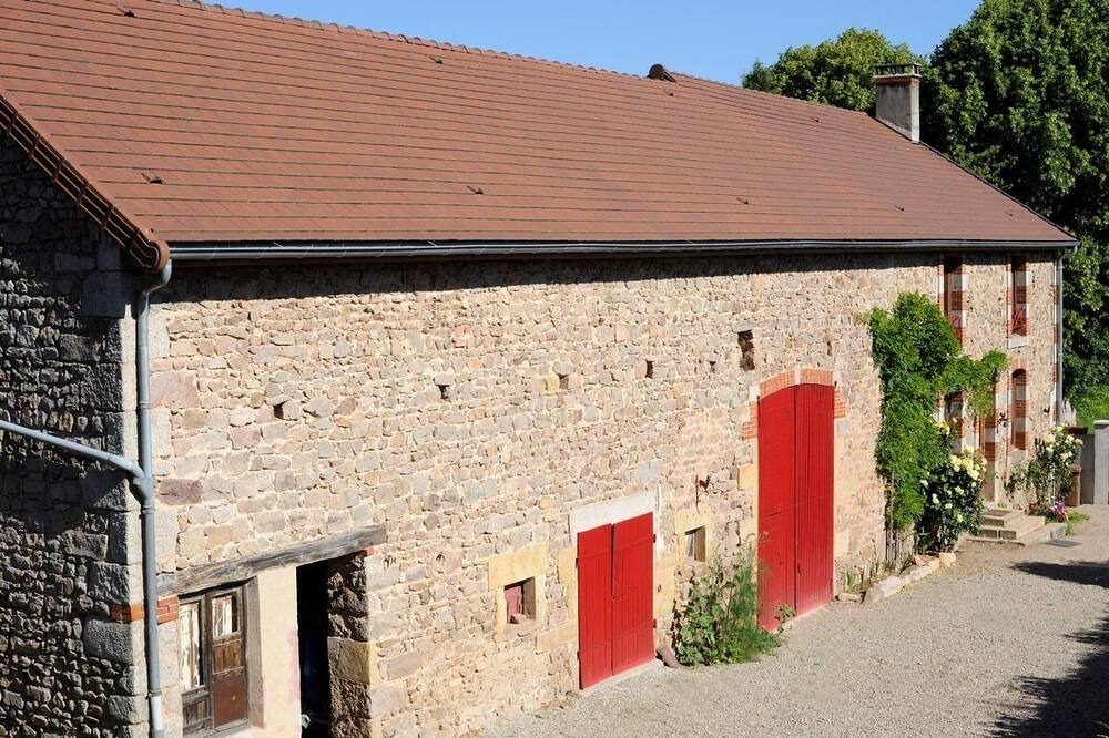 Photo of Outdoor in Dun-les-Places