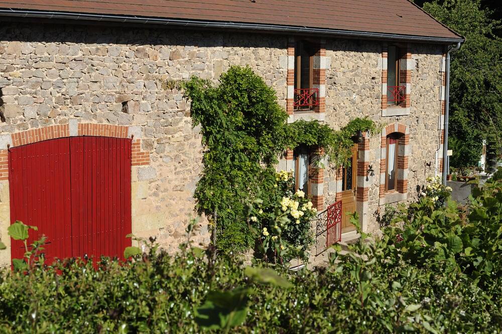 Photo of Outdoor in Dun-les-Places