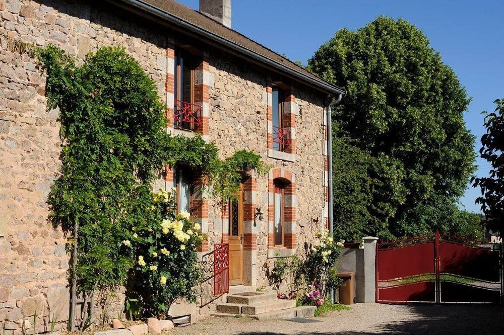 Photo of Outdoor in Dun-les-Places
