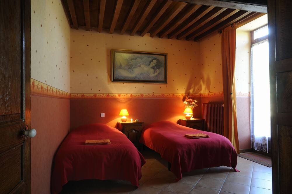 Photo of Bedroom in Dun-les-Places