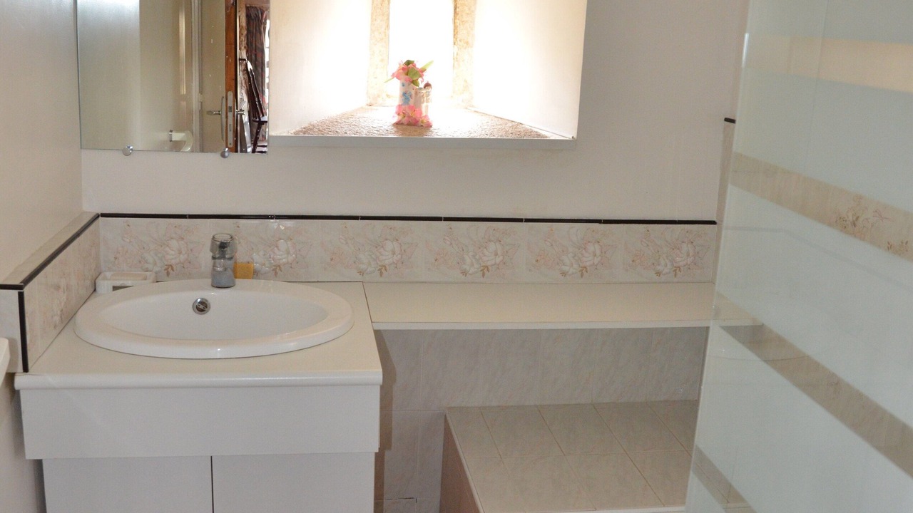 Photo of Bathroom in Premian