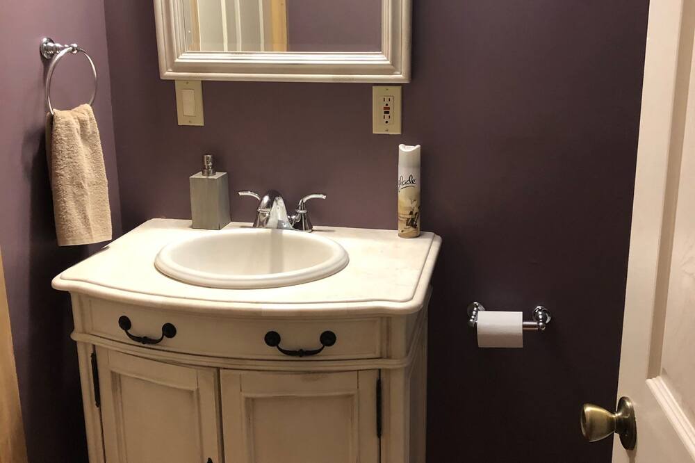 Photo of Bathroom in Cleverdale