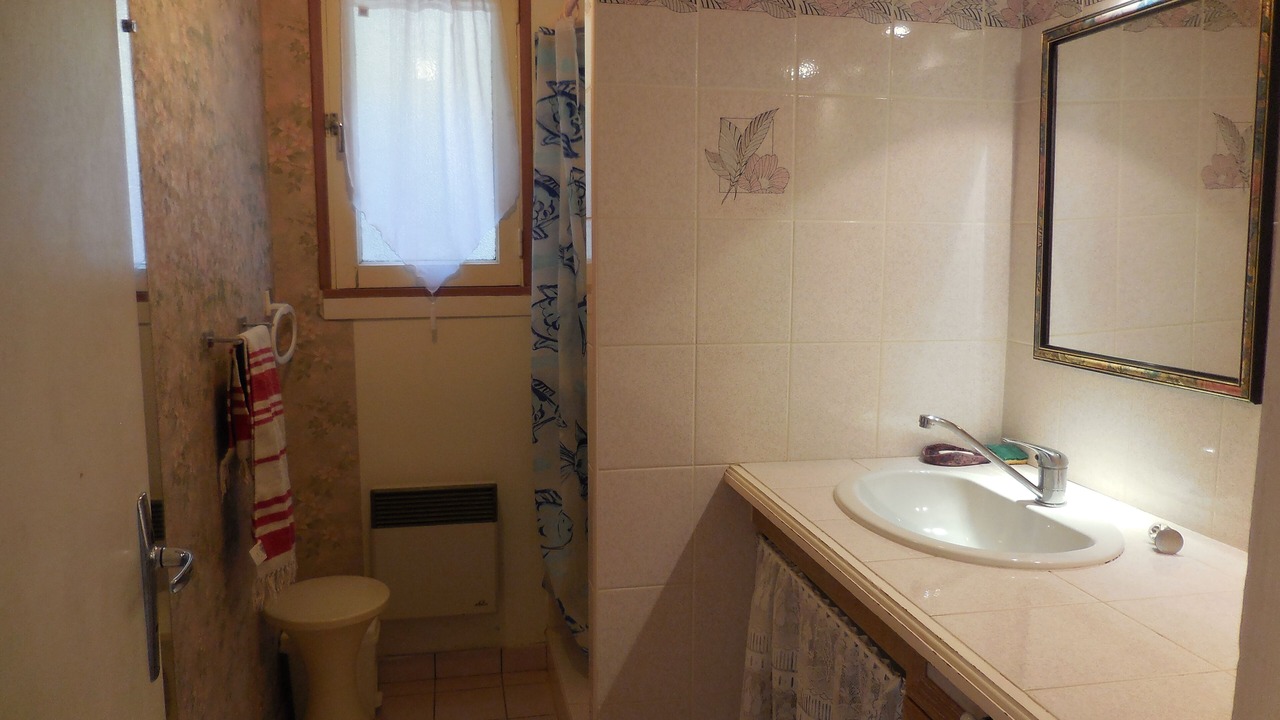 Photo of Bathroom in Marcillac-Vallon