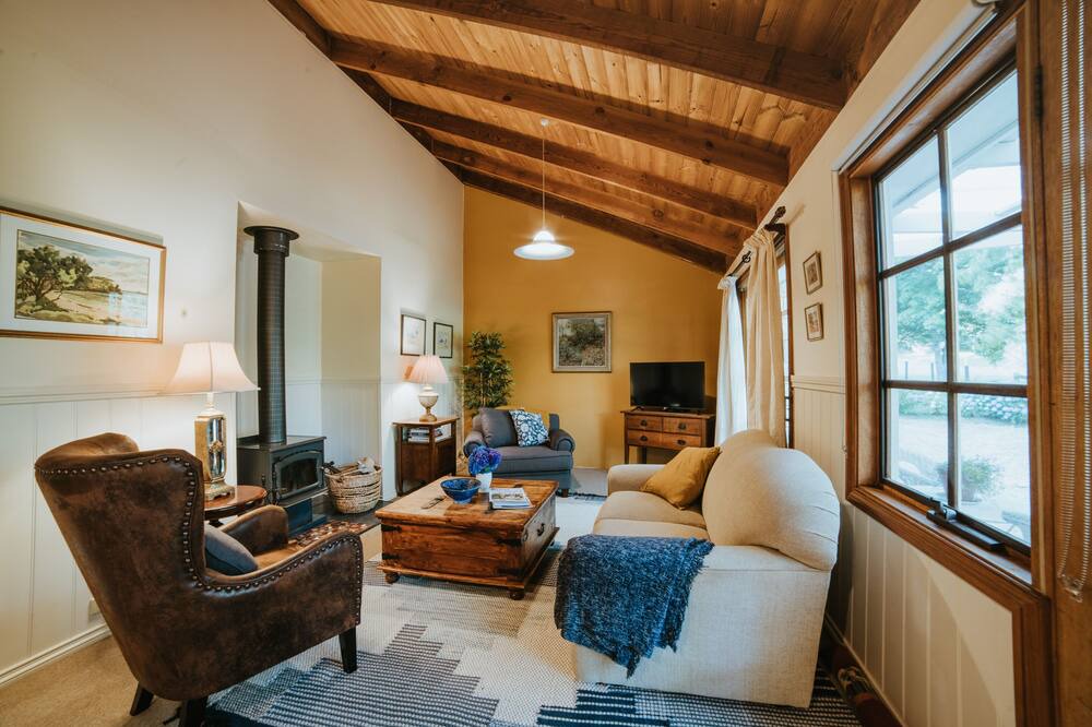 Photo of Livingroom in Jamieson