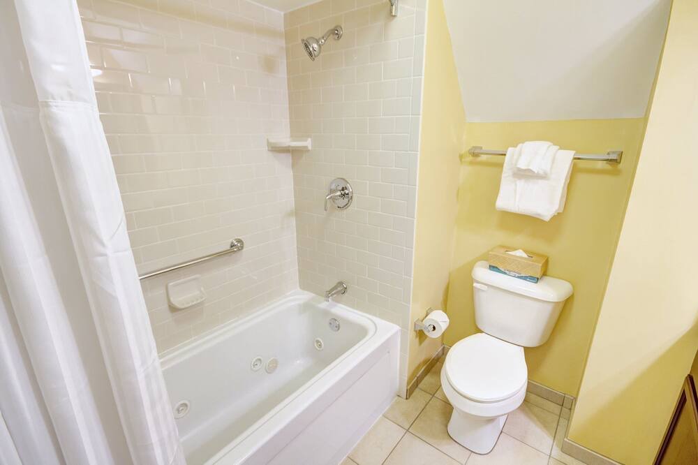 Photo of Bathroom in The Point