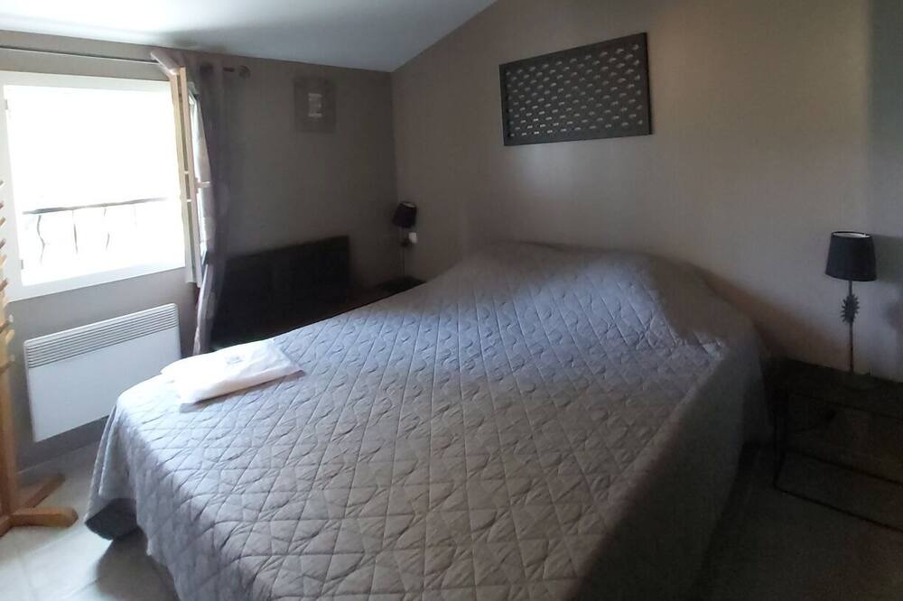 Photo of Bedroom in Pont-Saint-Esprit