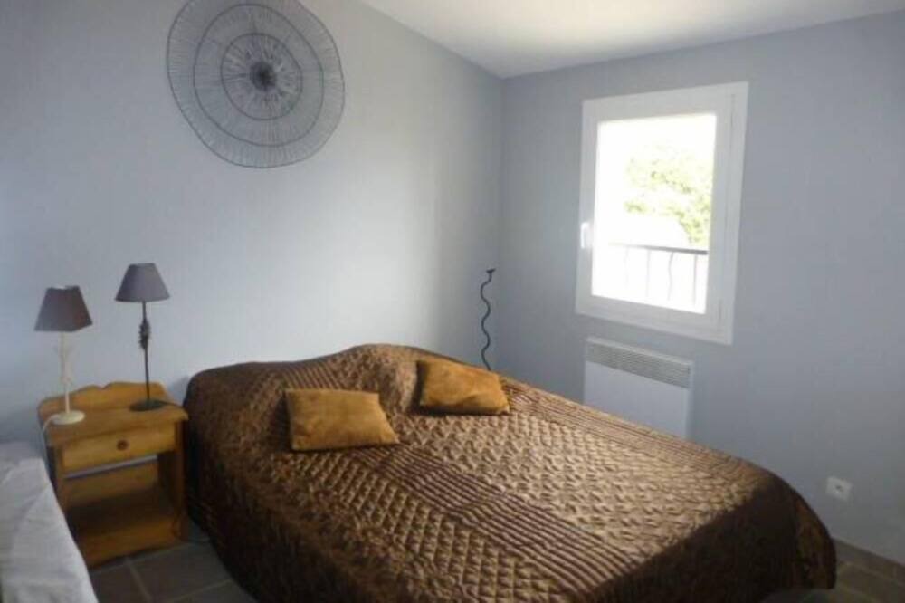 Photo of Bedroom in Pont-Saint-Esprit